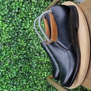 Robert's Mens Geniune Calfskin Leather Slipon Vented Loafer Shoe Black Size 8.5